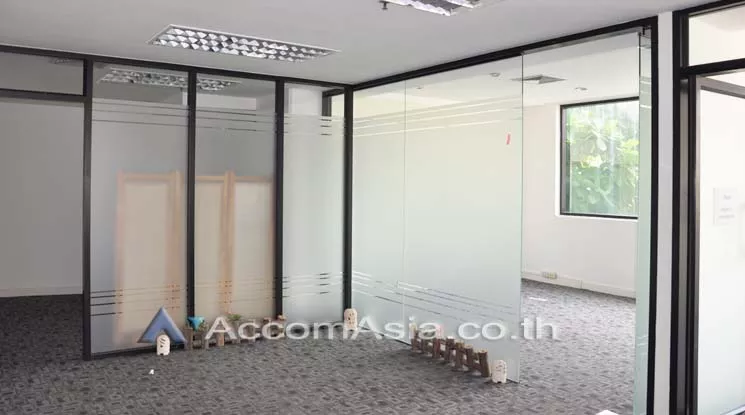 10  Office Space For Rent in Silom ,Bangkok BTS Chong Nonsi at K.C.C Building AA11227